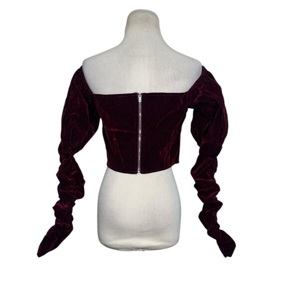 PrettyLittleThing Plum Velvet Puff Sleeve Bardot Crop Top size 6 - Picture 2 of 12